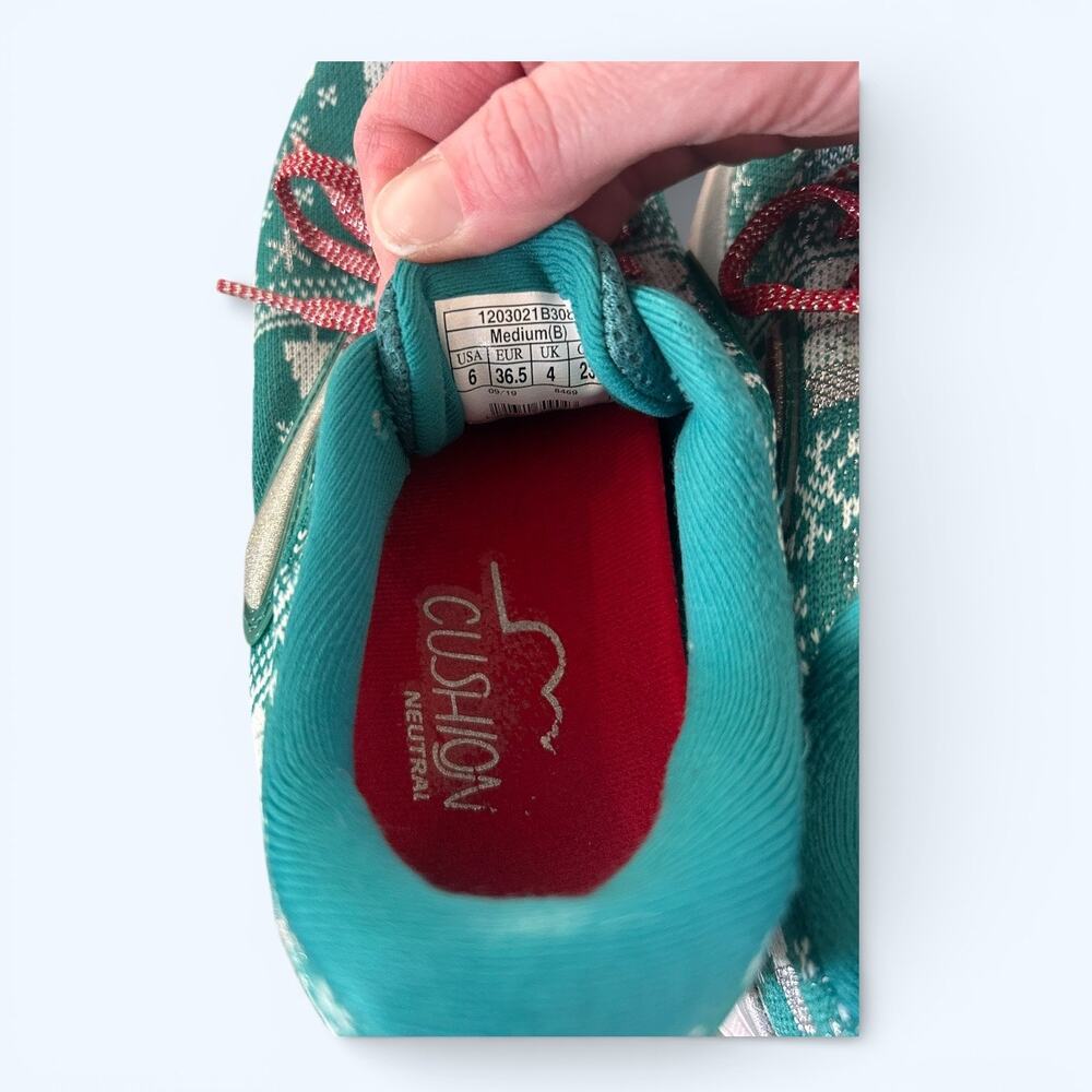 Brooks Revel 3 Merry Christmas Ugly Sweater Running Shoes Green Women’s size 6 - Picture 2 of 13